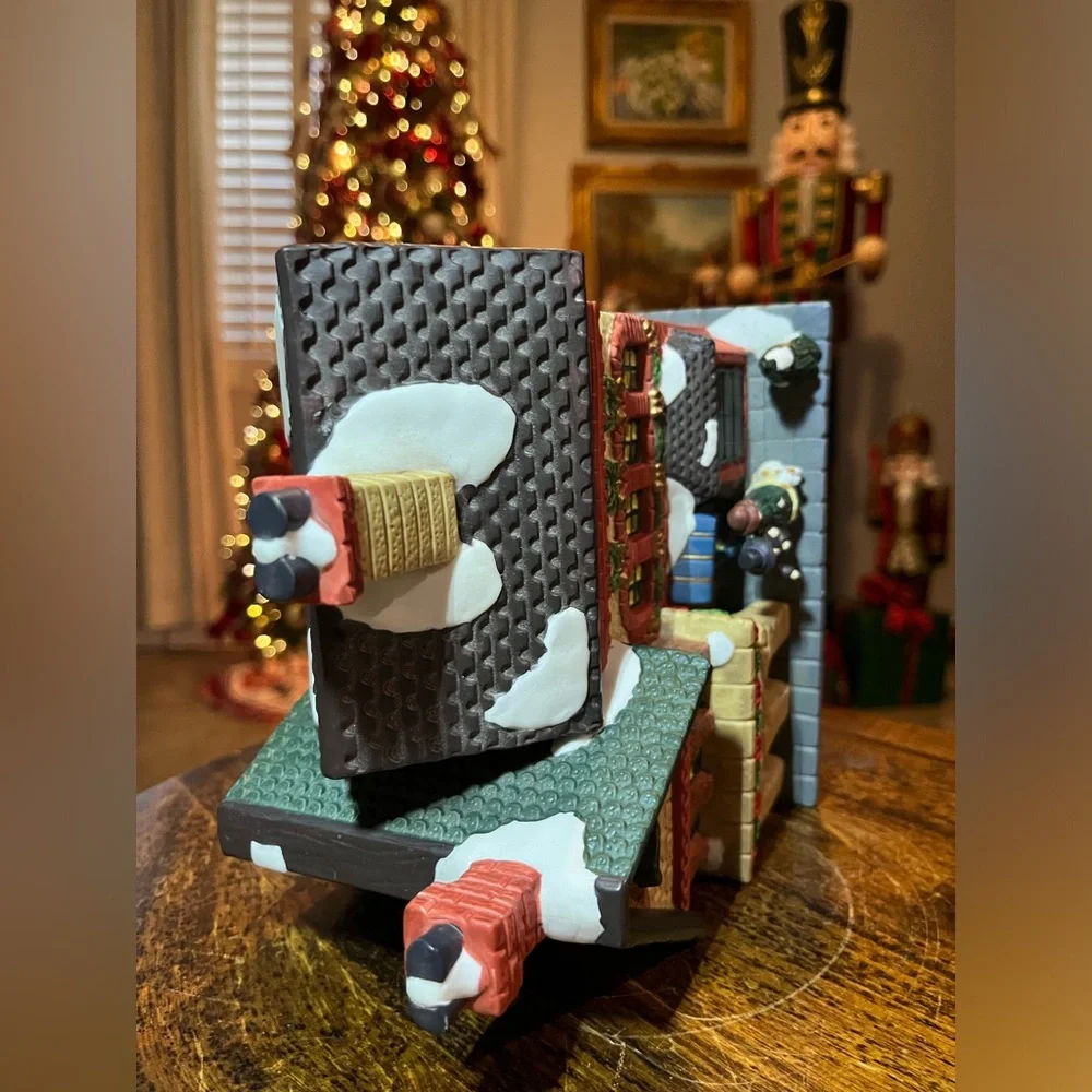 LIGHTED Christmas Porcelain Victorian Village WEDDING GALLERY Building